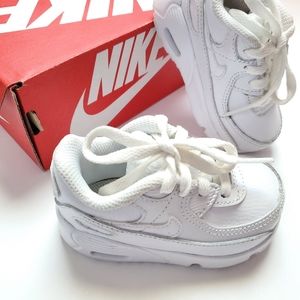 White Nike Air Max - Kids Size 4